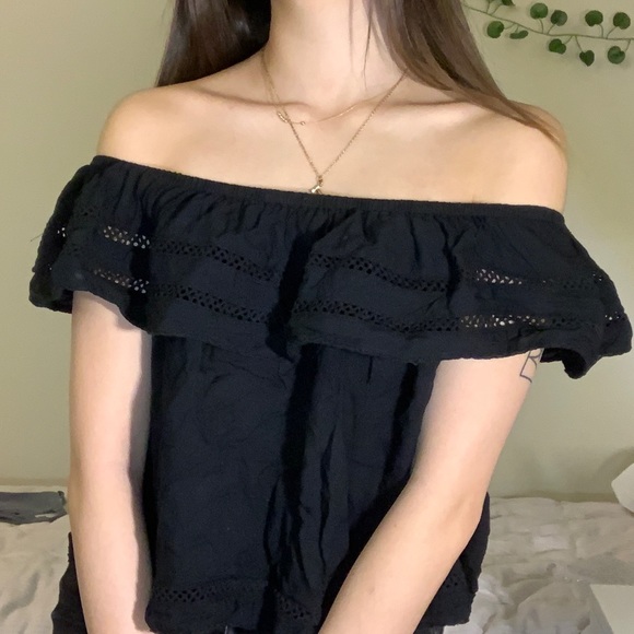 Aritzia Wilfred ‘Hollande’ off the shoulder top - Picture 2 of 5